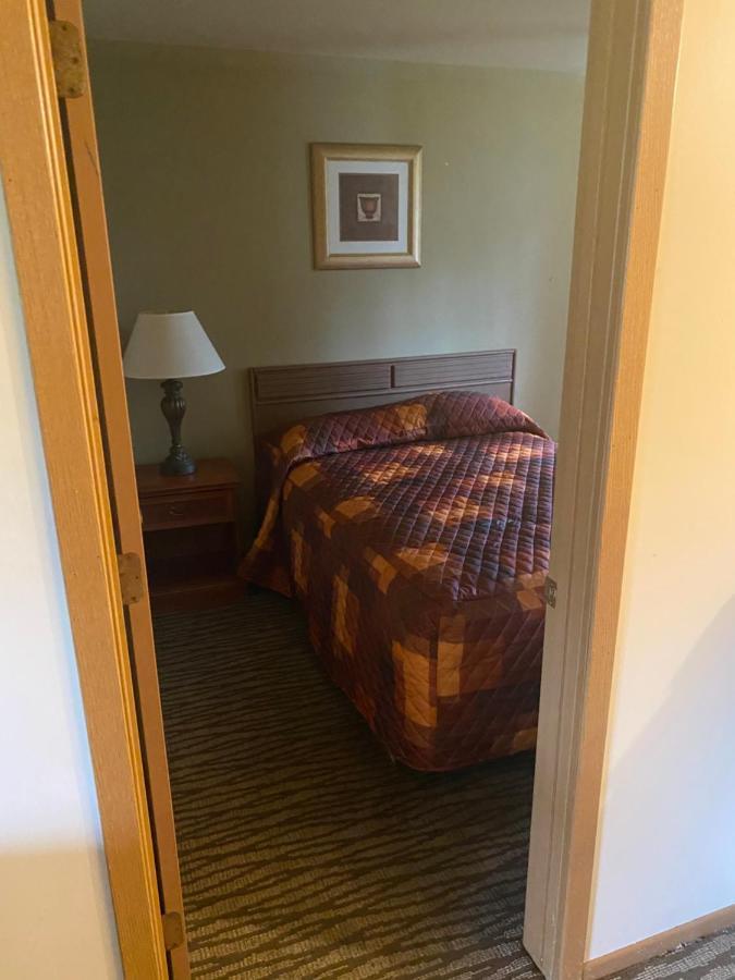 Malibu Inn Lake Delton Экстерьер фото