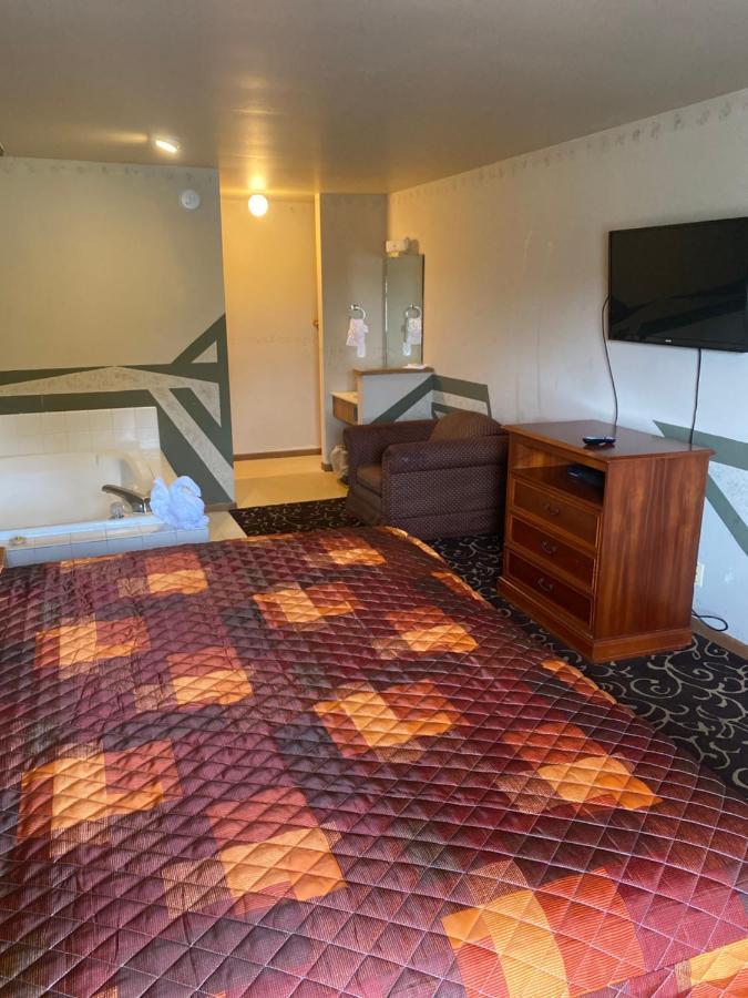 Malibu Inn Lake Delton Экстерьер фото