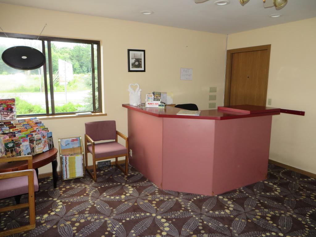 Malibu Inn Lake Delton Экстерьер фото